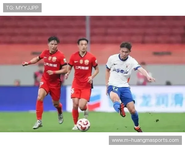 山东泰山击败上海海港再显豪门底蕴强势重回中超争冠行列 山东泰山击败上海海港再显豪门底蕴强势重回中超争冠行列