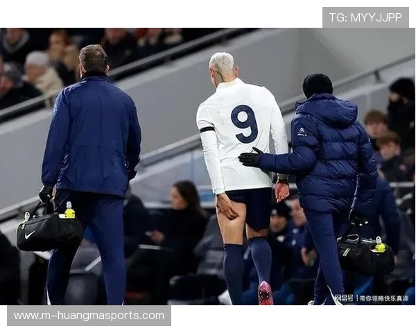 马奎尔离队倒计时，曼联力争签下穆里略补强后防