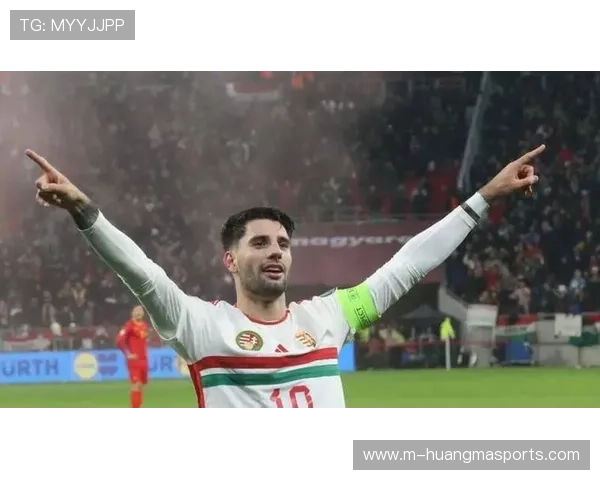 索博斯洛伊贴地斩任意球破门,致敬小罗经典时刻