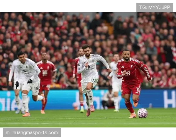 英超：利物浦3-1击败曼联，萨拉赫传射，红军重返积分榜首位